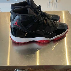 Jordan Bred 11’s size 11
